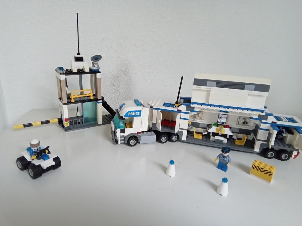 Lego City politievrachtwagen - 7743, Lego, Ophalen of Verzenden, Complete set, City