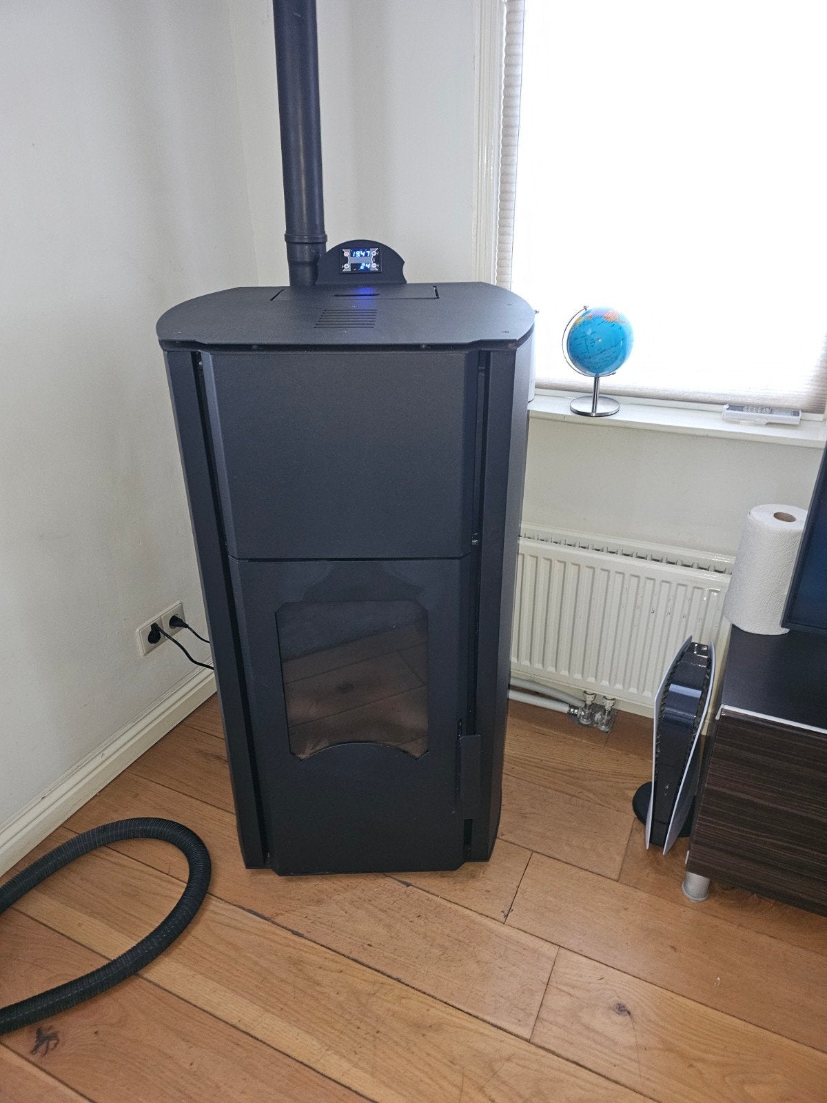 Milkuz 25kW Pelletkachel op CV met WiFi - Z.g.a.n., Doe-het-zelf en Verbouw, Ophalen, 30 tot 80 cm, Kachel, Zo goed als nieuw