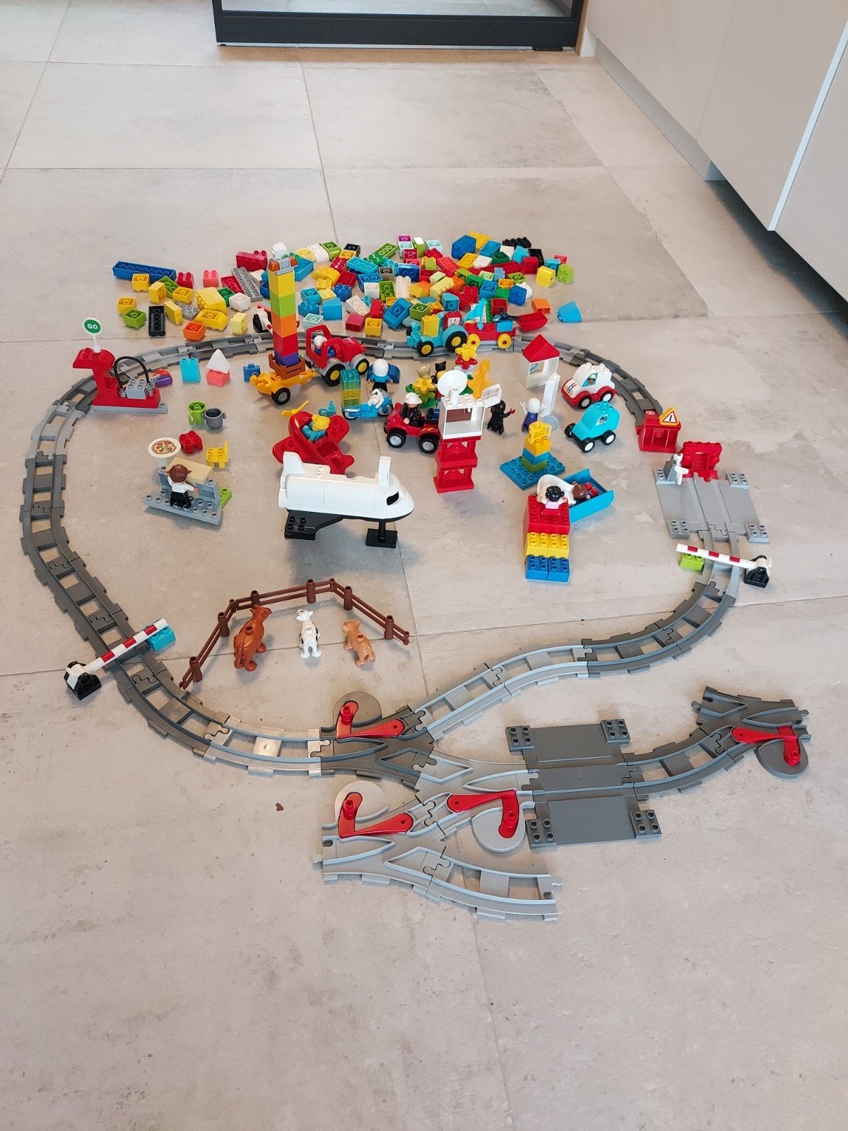 Grote collectie Lego Duplo met treinbaan en diverse sets, Ophalen, Gebruikt, Duplo, Inclusief minifiguren