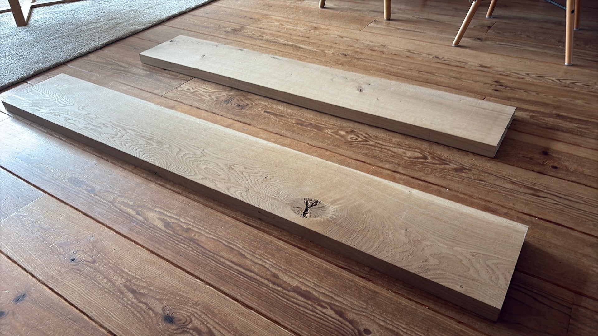 2 planken nieuw gedroogd rustiek eiken plank, Doe-het-zelf en Verbouw, Ophalen, 25 tot 50 mm, Eiken, Zo goed als nieuw