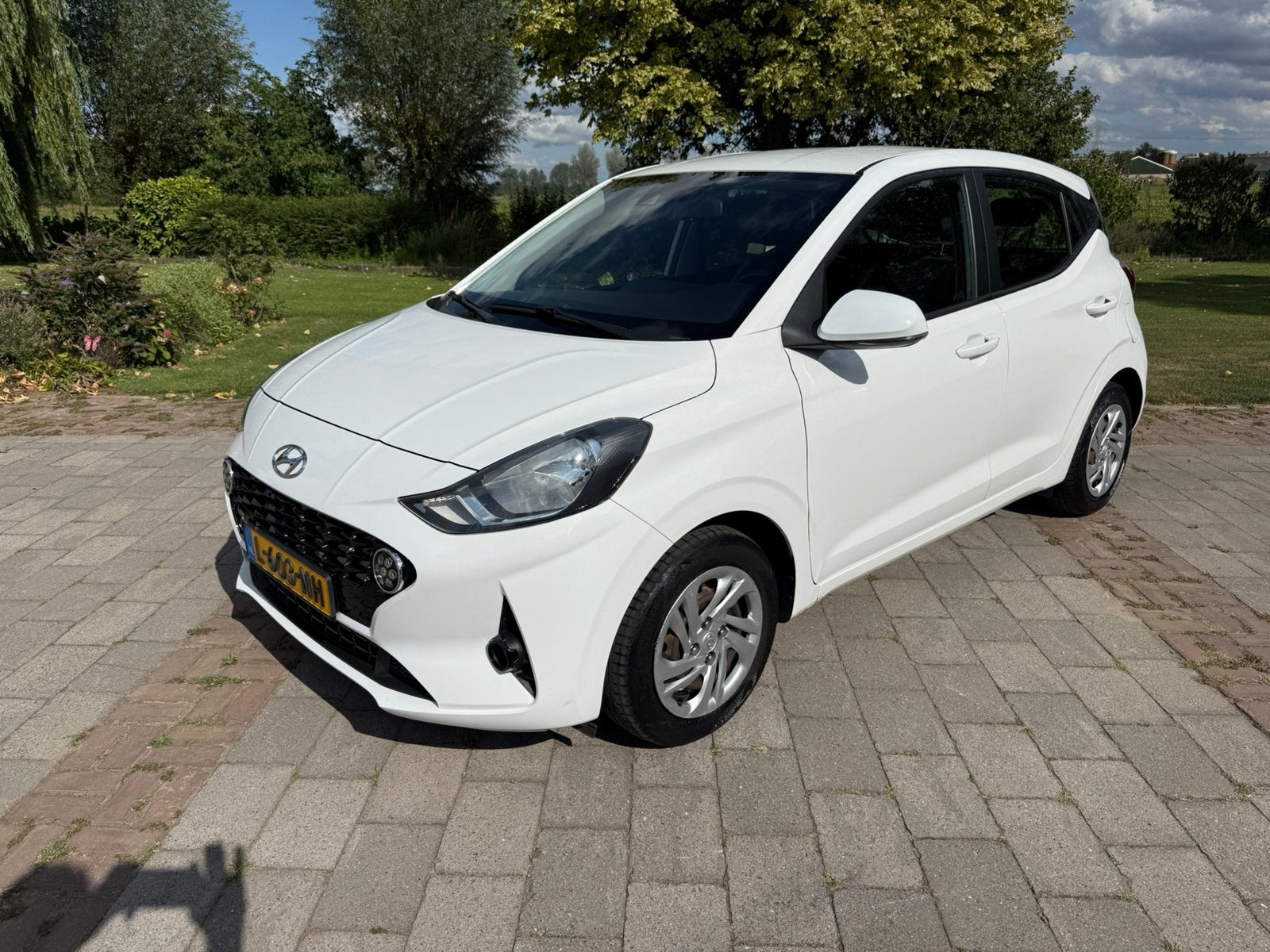 Hyundai i10 Comfort 1.0i 67pk 2021 nieuw model all season, Auto's, Hyundai, 31 €/maand, 899 kg, 4 stoelen, Wit
