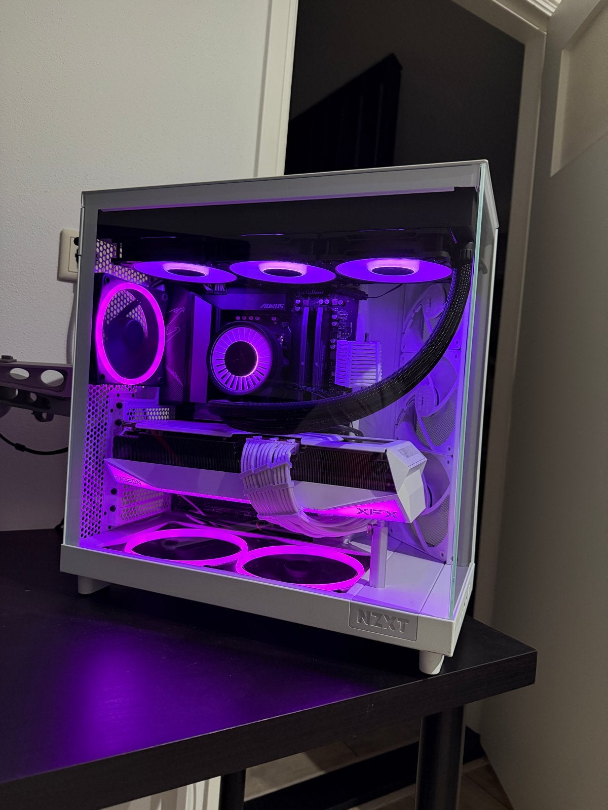 Krachtige Gaming PC - Ryzen 7 9800X3D, RX 9070 XT, 32GB DDR5, Computers en Software, Desktop Pc's, Zo goed als nieuw, 4 Ghz of meer