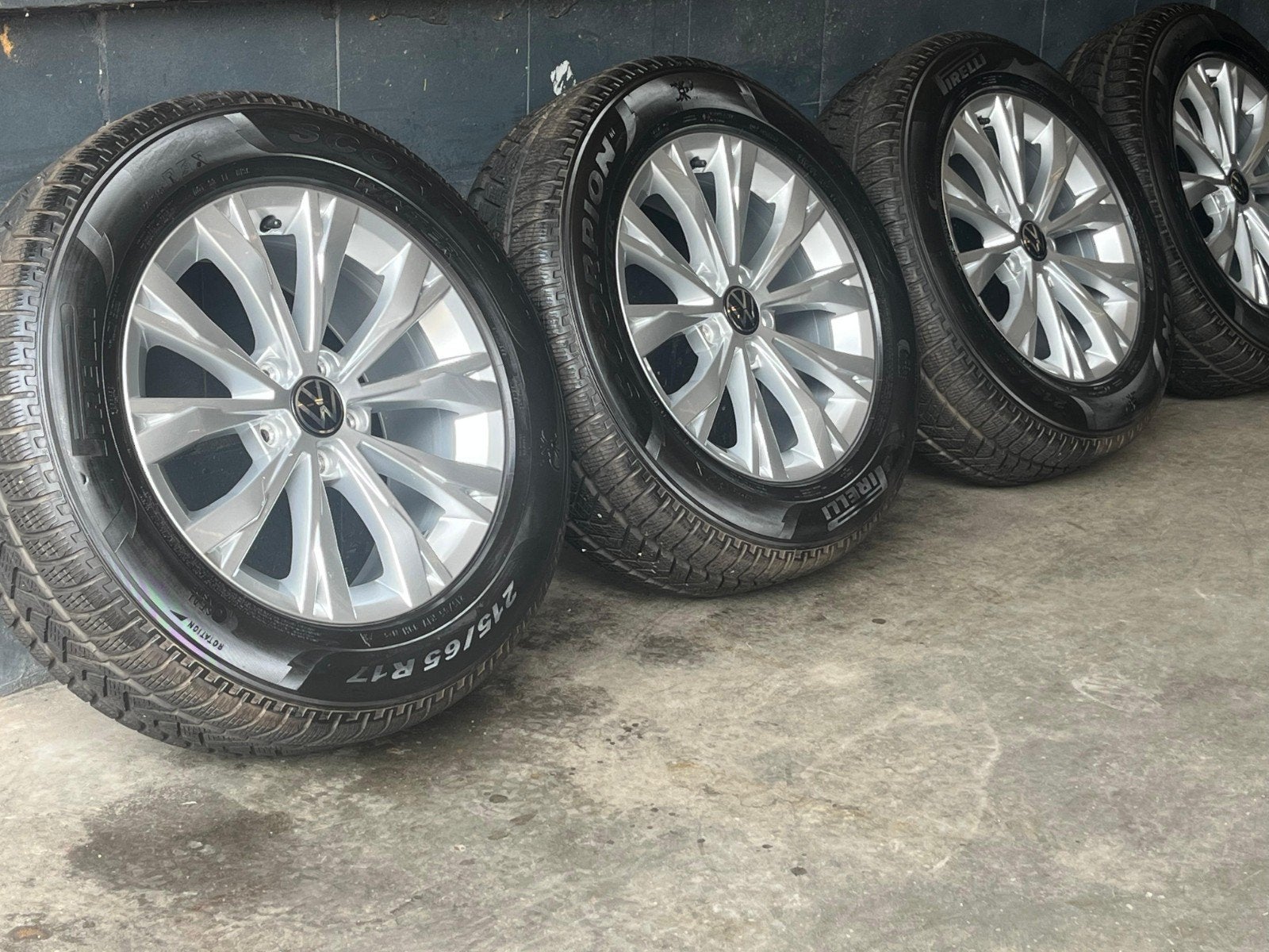 17" Originele VW Tiguan Winterset Pirelli "Montana", Banden en Velgen, 17 inch, 3833BP, Personenwagen