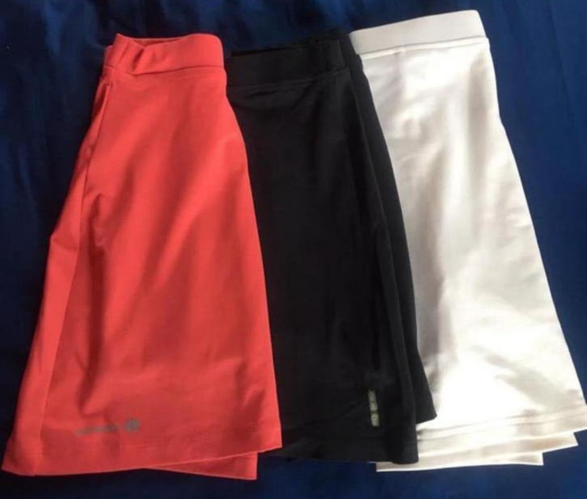 Drie leuke sportrokjes broekjes tennis padel korfbal hockey, Ophalen of Verzenden, Zo goed als nieuw, Maat 34 (XS) of kleiner