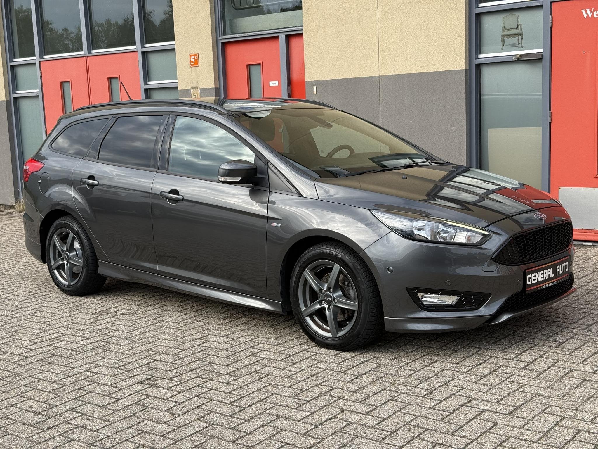 Ford Focus Wagon 1.0 EcoBoost ST Line, Navi, Nieuwe Distribu, Gebruikt, 1283 kg, Lane Keeping Assist, Handgeschakeld