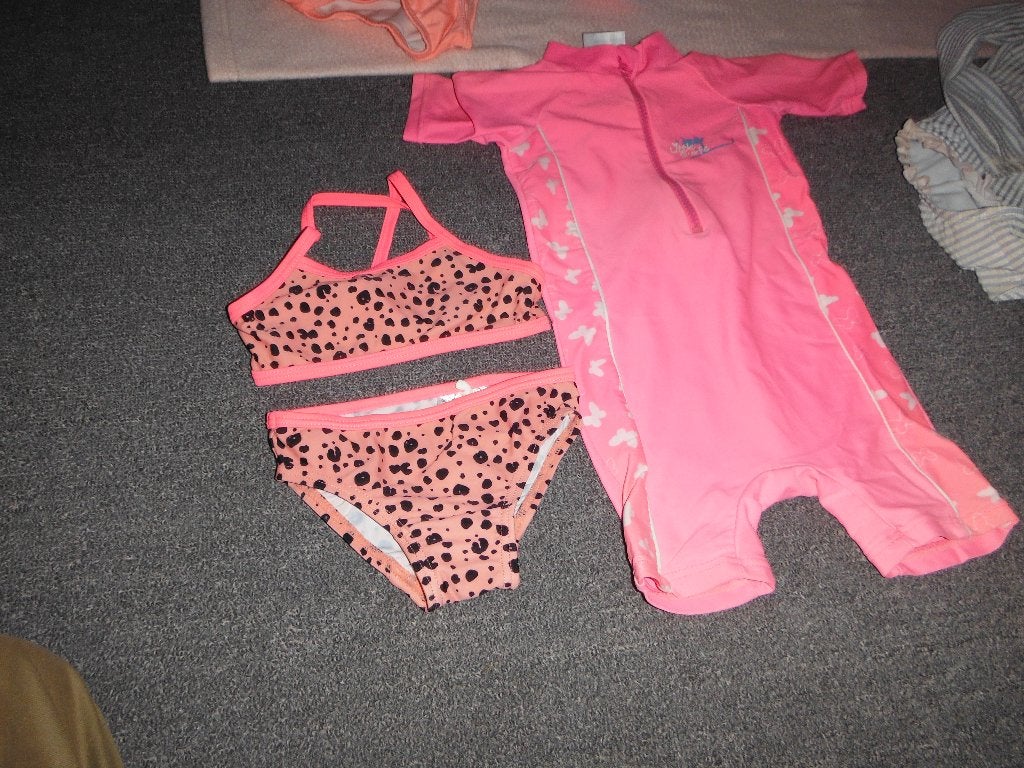 meisjes Bikini + u v pakje  maat 74-80, Ophalen of Verzenden, Zo goed als nieuw, Meisje, Overige typen