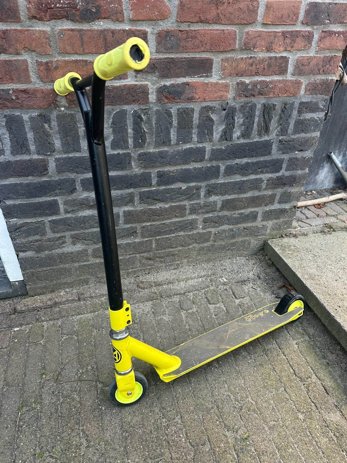 Gele step, merk amigo wave, gebruikt nog in goede staat, Fietsen en Brommers, Ophalen, Zo goed als nieuw, Gewone step