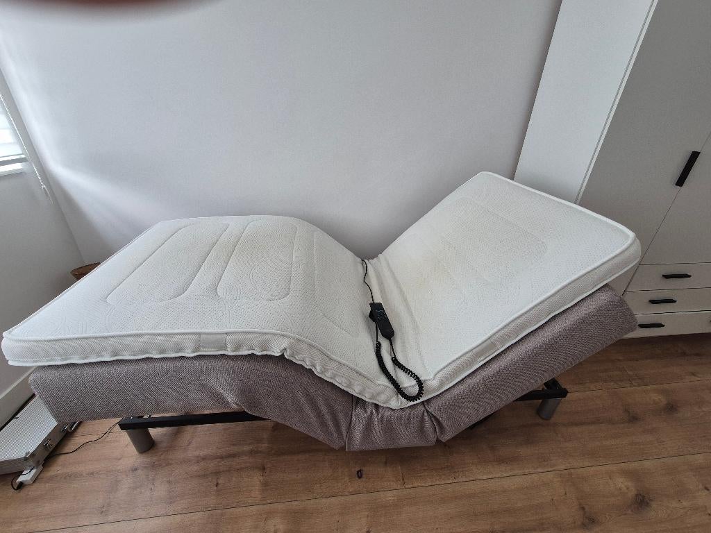 Elektrisch bed, Huis en Inrichting, Ophalen, Eenpersoons, Hout