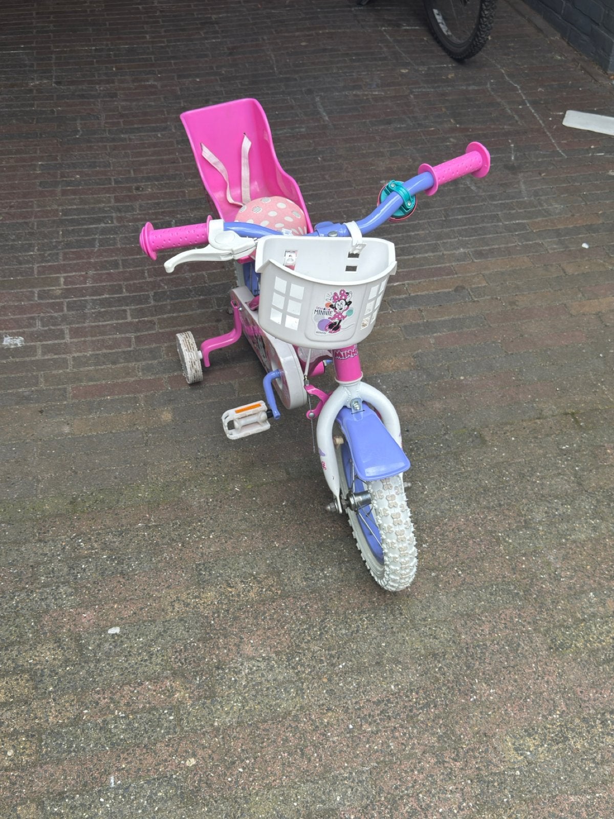 Minnie Mouse kinderfiets 12 inch met zijwieltjes, Ophalen, Terugtraprem, Zijwieltjes, Gebruikt