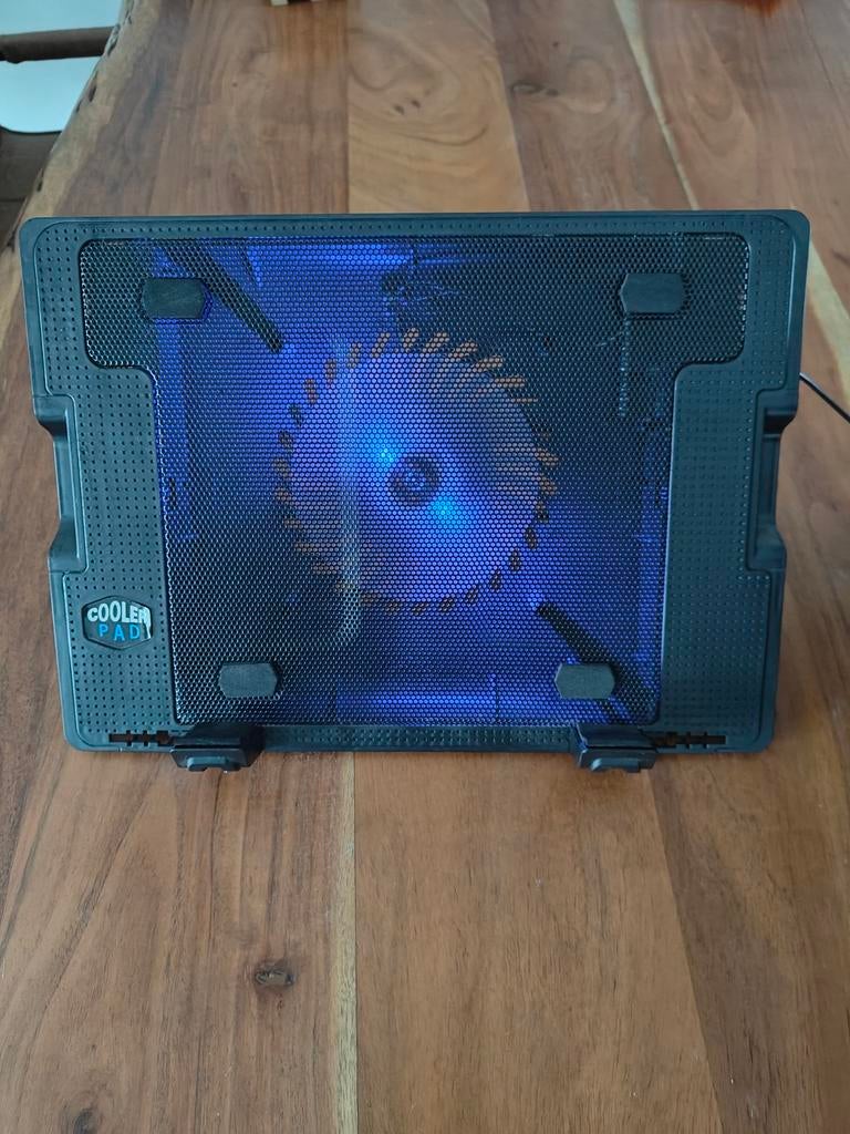 Cooler Master Cooler Pad voor laptop, Ophalen of Verzenden, Zo goed als nieuw, Luchtkoeling