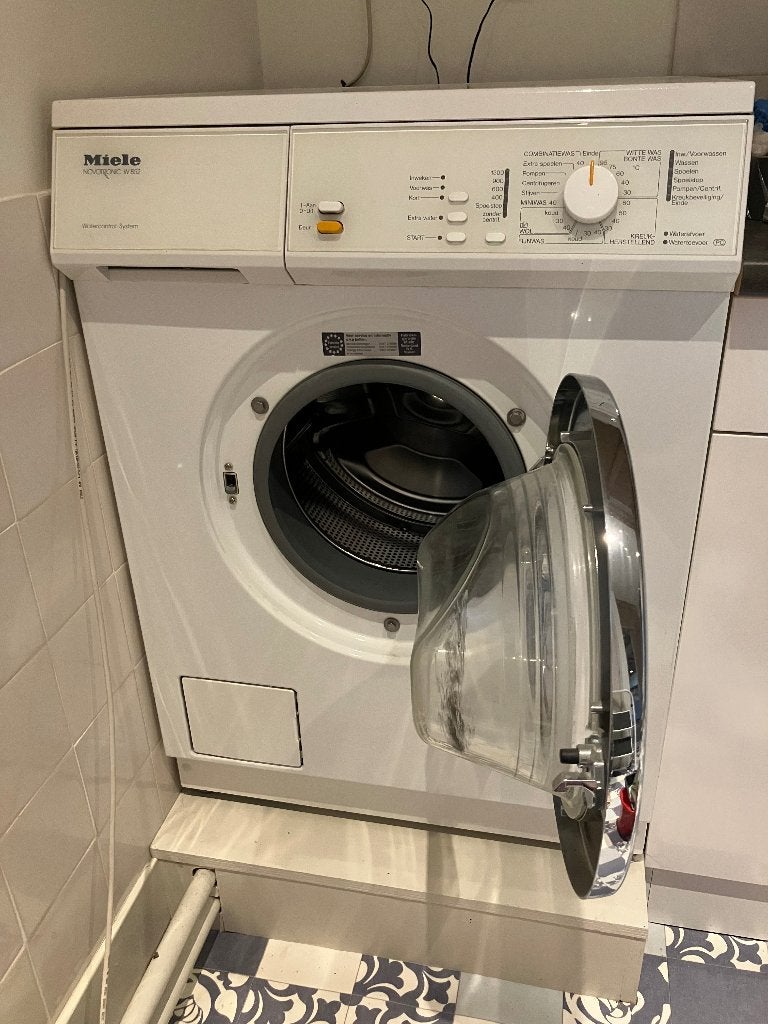 Wasmachine, Miele, Novotronic W 852, Ophalen, 1200 tot 1600 toeren, Gebruikt, 4 tot 6 kg
