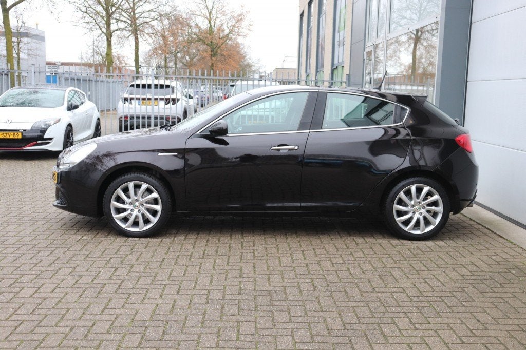 Alfa romeo GIULIETTA 1.4 T DISTINCTIVE Automaat, Auto's, Alfa Romeo, Euro 5, 4 cilinders, Zwart, Origineel Nederlands