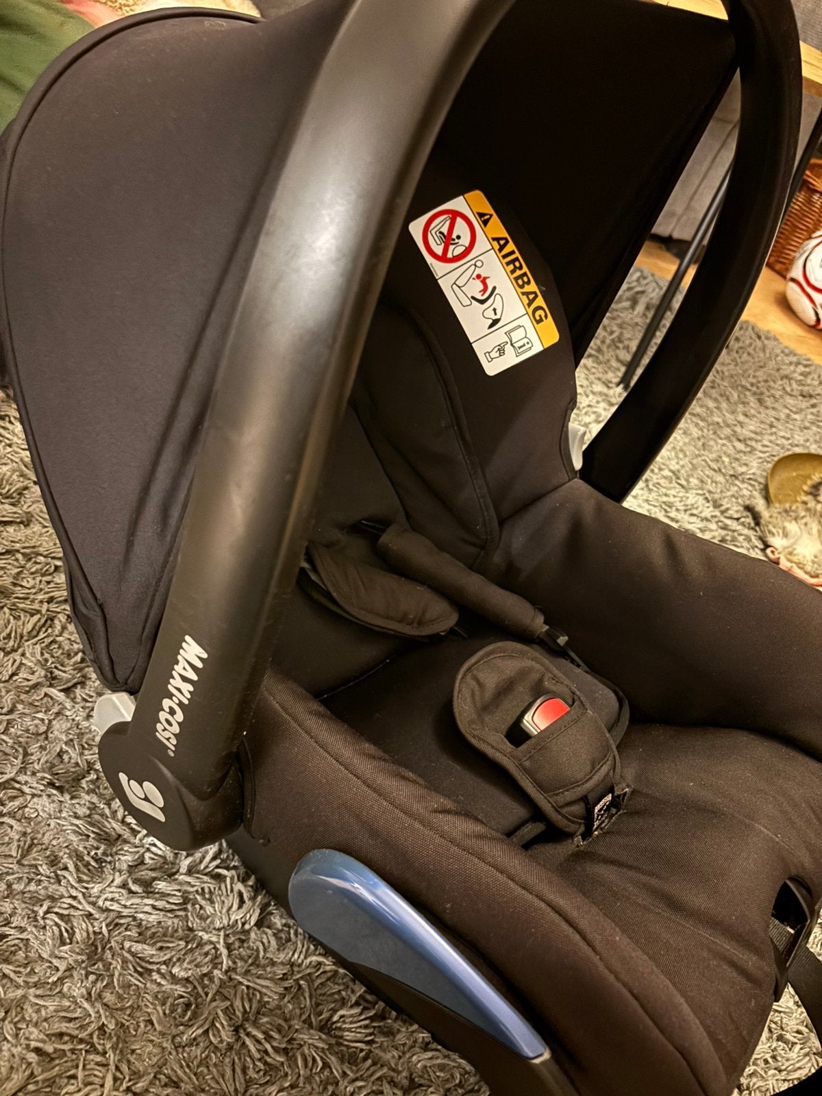 Maxicosi + zonnescherm, Ophalen, Autogordel, Zo goed als nieuw, 0 t/m 13 kg