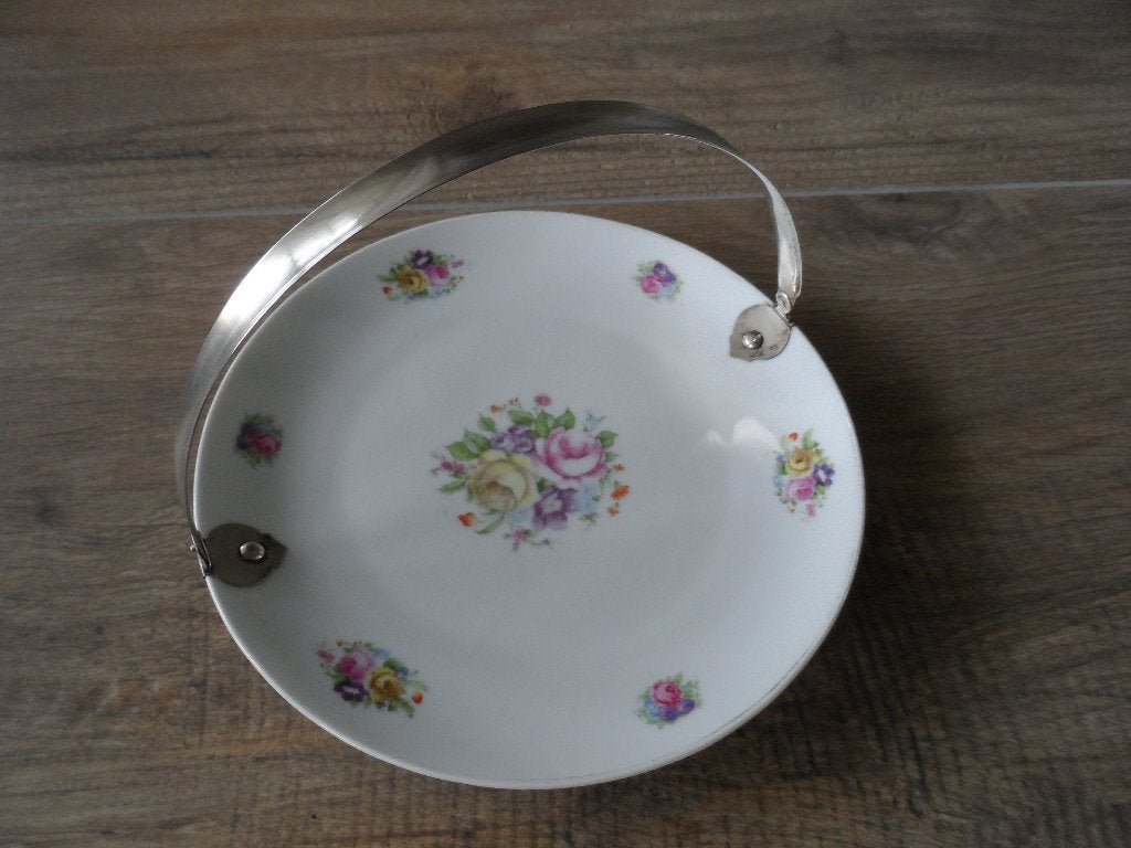 Bord met zilveren beugel., Ophalen of Verzenden, Zilver