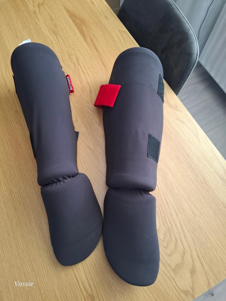 Decathlon Outshock scheenbeschermers - Maat L/M, Sport en Fitness, Ophalen of Verzenden, Nieuw