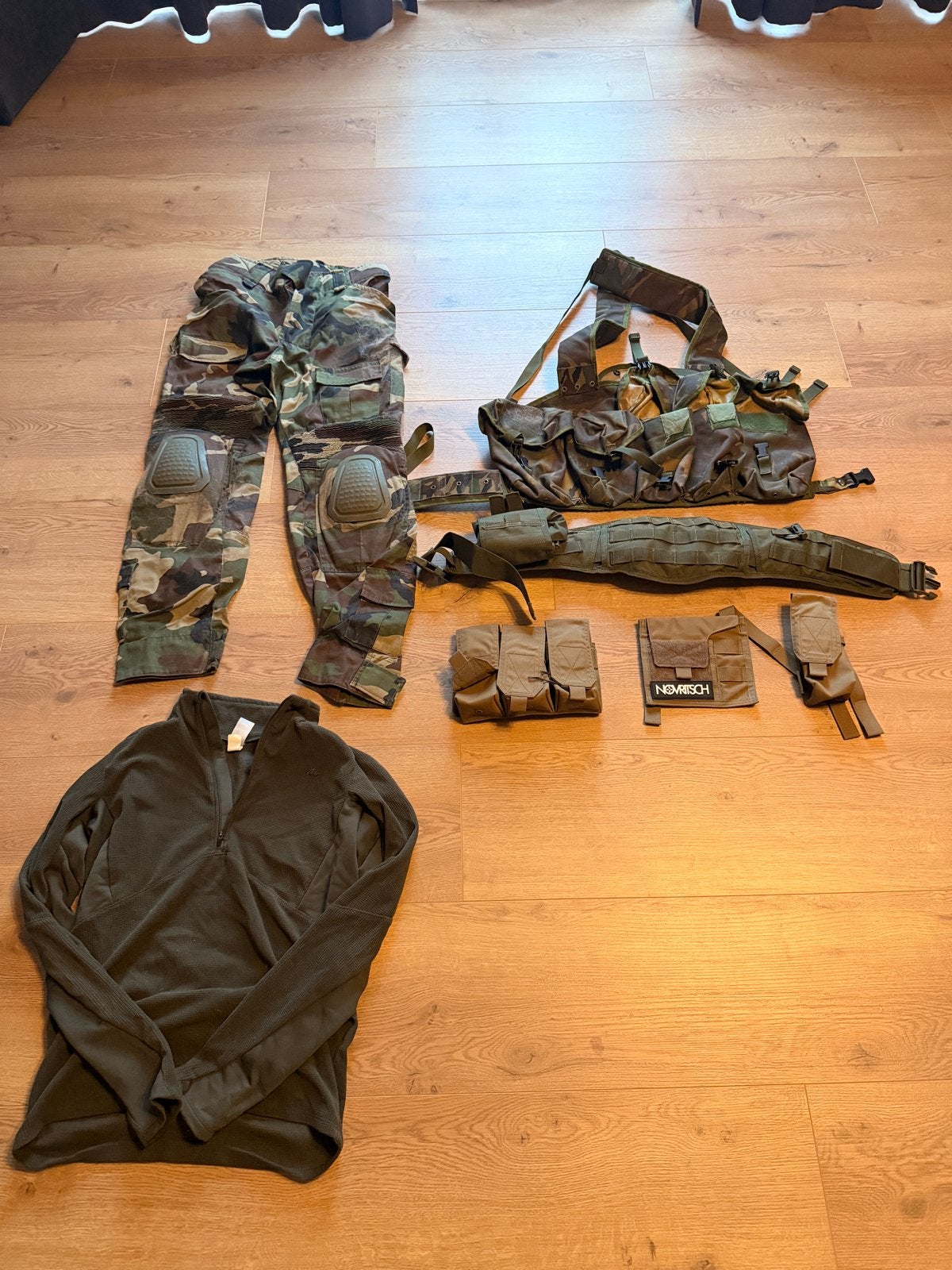 Complete Airsoft Uitrusting - Kleding en Accessoires, Ophalen of Verzenden, Gebruikt