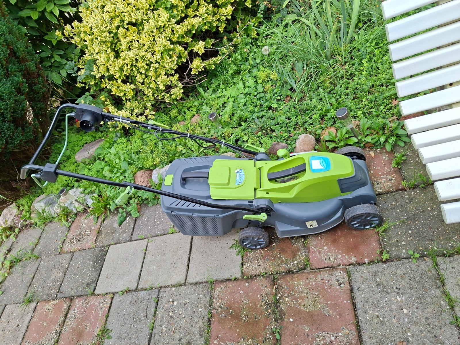 Gratis grasmaaier - gaat niet meer aan (voor onderdelen), Ophalen, Cirkelmaaier, Gebruikt, Elektrische grasmaaier