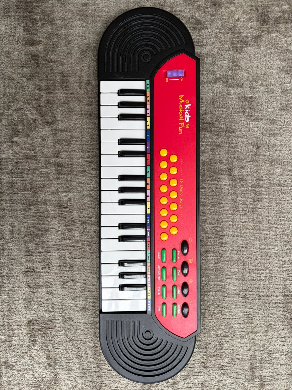 Kinder keyboard met boorgeprogrammeerde liedjes, Muziek en Instrumenten, Keyboards, Ophalen of Verzenden, Zo goed als nieuw, Overige aantallen