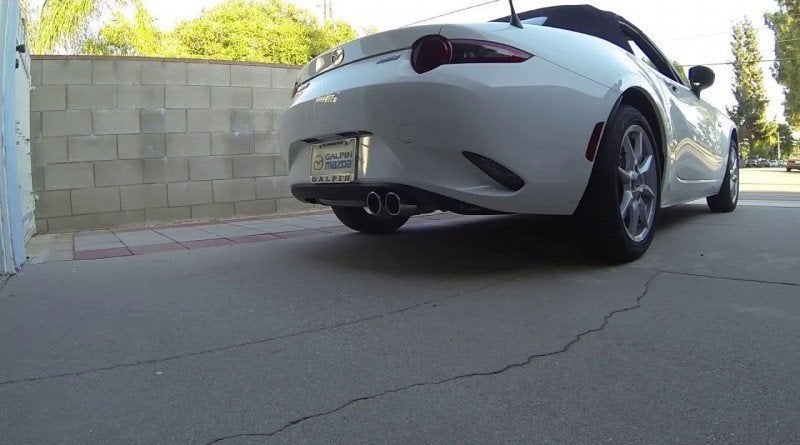 Invidia Q300 Catback uitlaatsysteem - Mx5 Mx-5 ND 1.5 2.0, Auto diversen, Tuning en Styling, Ophalen of Verzenden