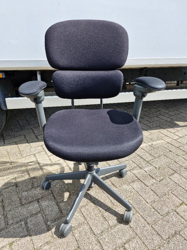 Partij 15x Zeer zware KI Impulse ergonomische bureaustoelen, Postbus, Zwart, Ophalen of Verzenden, KI