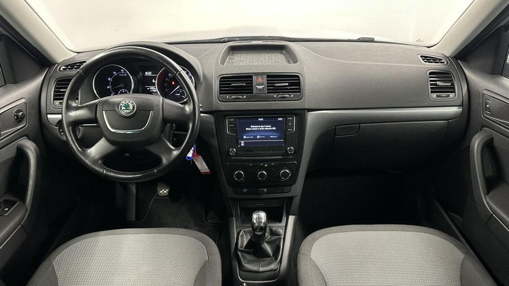 Skoda Yeti 1.2 TSI Comfort CARPLAY NAVI CRUISE TREKHAAK., Auto's, Voorwielaandrijving, Euro 5, Stof, Gebruikt
