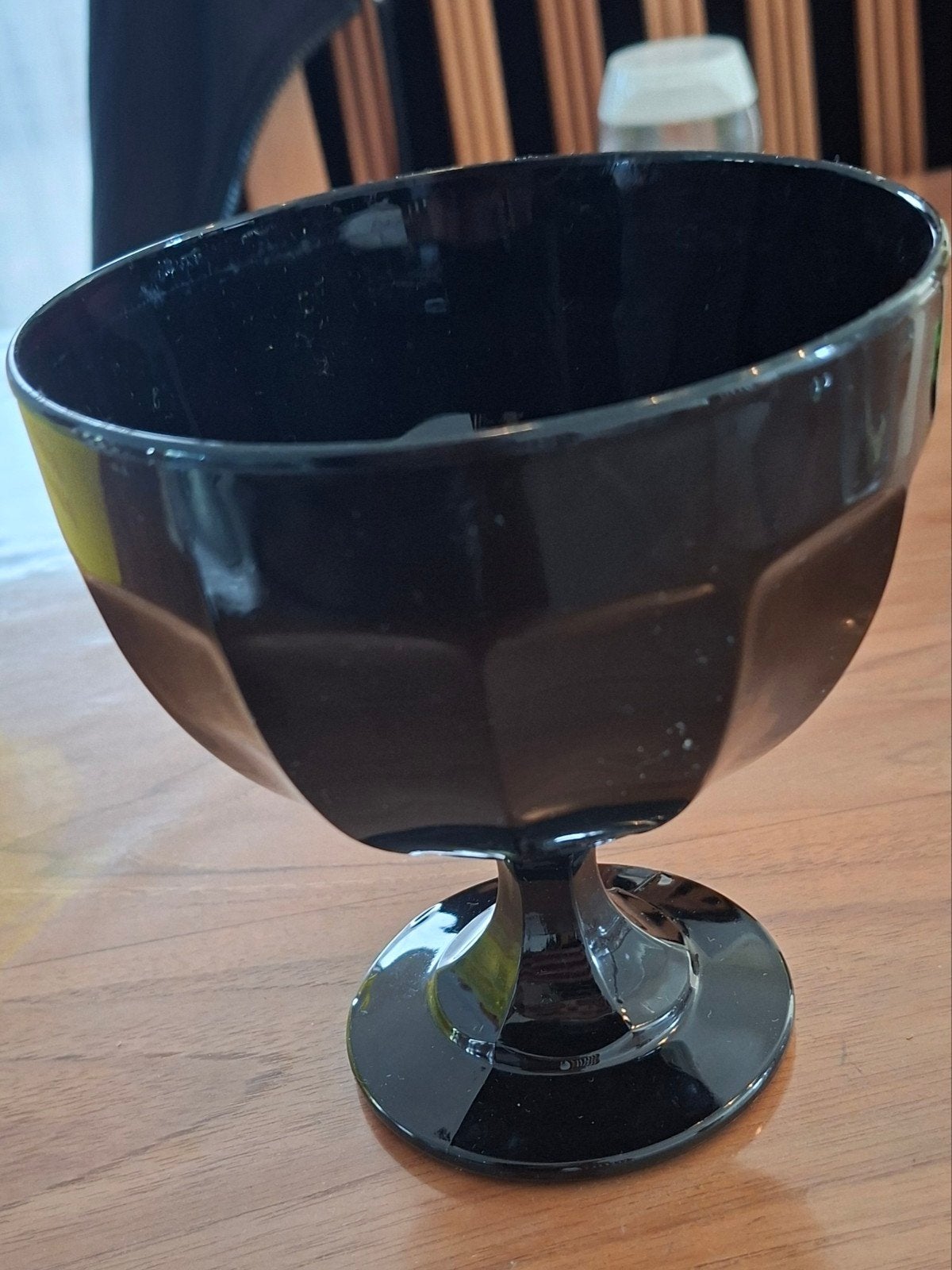 Zwarte ijscoupe van glas, Ophalen, Glas, Overige stijlen, Kop(pen) en/of Schotel(s)