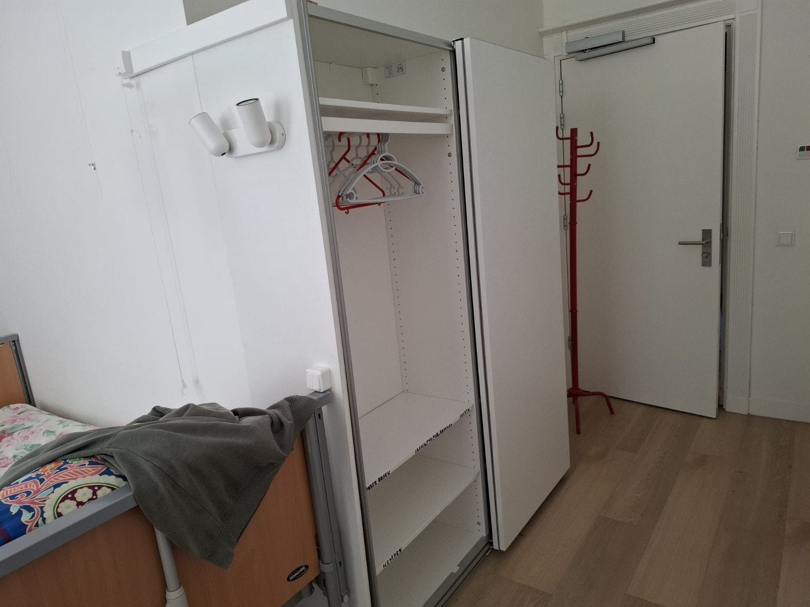 Ikea kledingkast Pax Hasvik, Ophalen, Gebruikt, 100 tot 150 cm, Met plank(en)