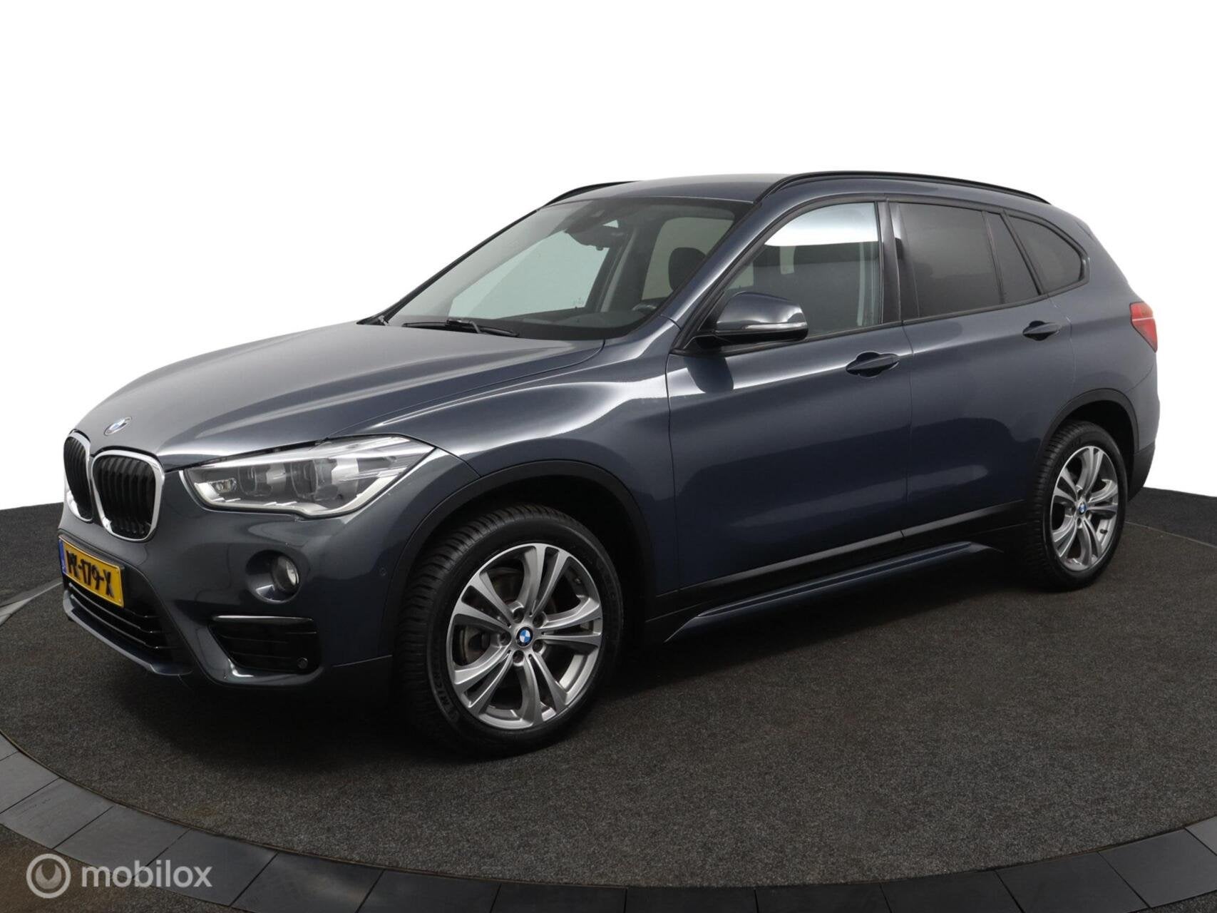 Foto 3 van BMW X1 sDrive18i Exe CARPLAY TREKHAAK AIRCO NAVI CRUISE