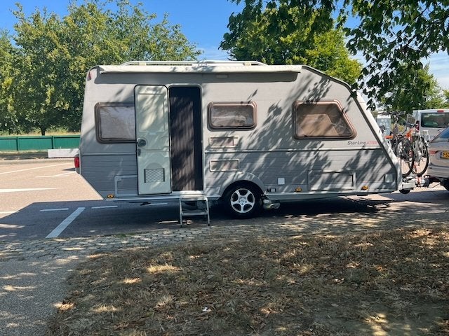 TE KOOP: KIP STARLINE 47 TEB met airco & mover. Prijs €9700, Standaardzit, Schokbreker, Kip, Particulier