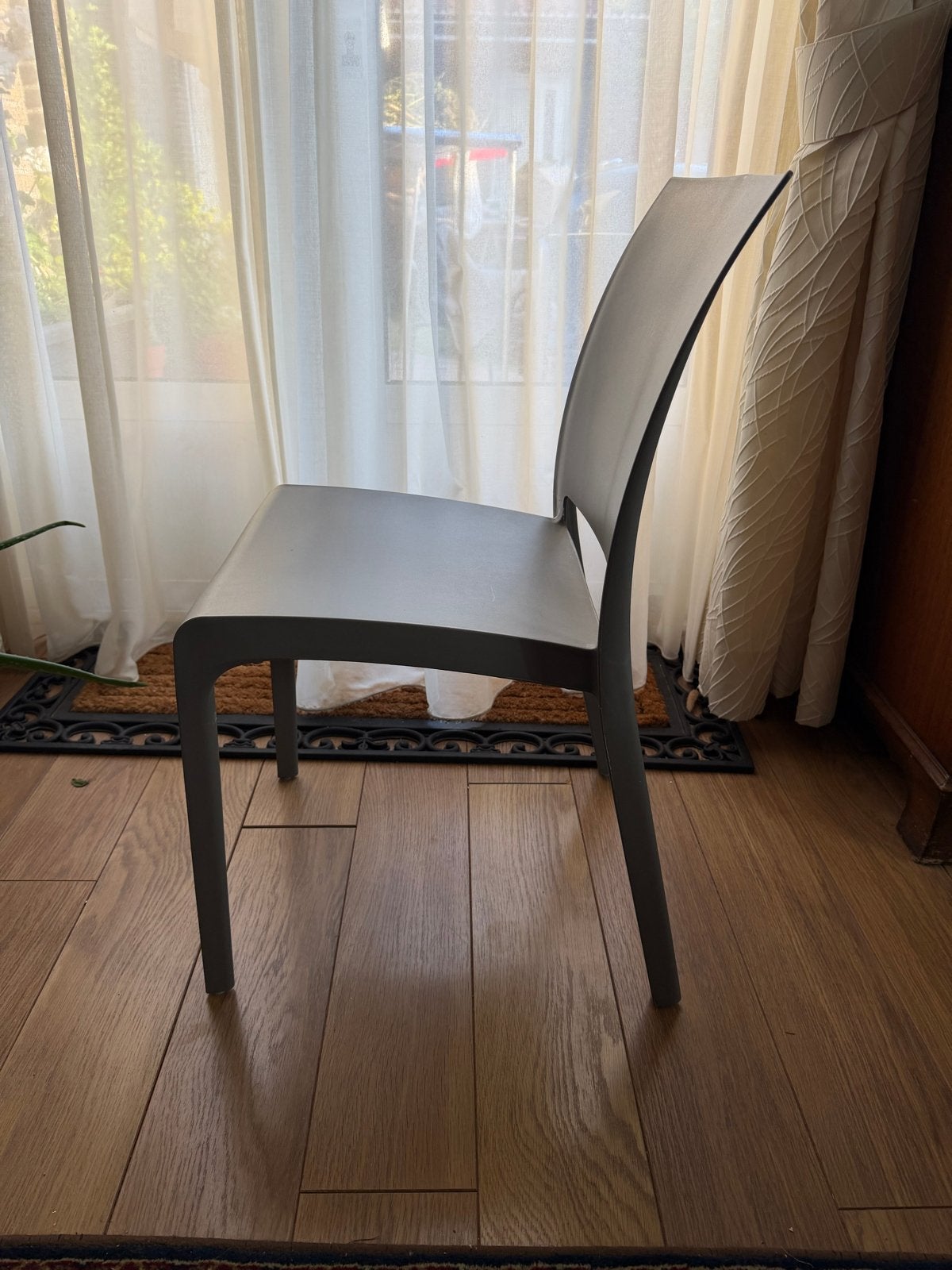 Tuinstoel Sara - Grijs - 80x54x46 cm Xenos zo goed als nieuw, Ophalen, Nieuw, Kunststof, Stapelbaar