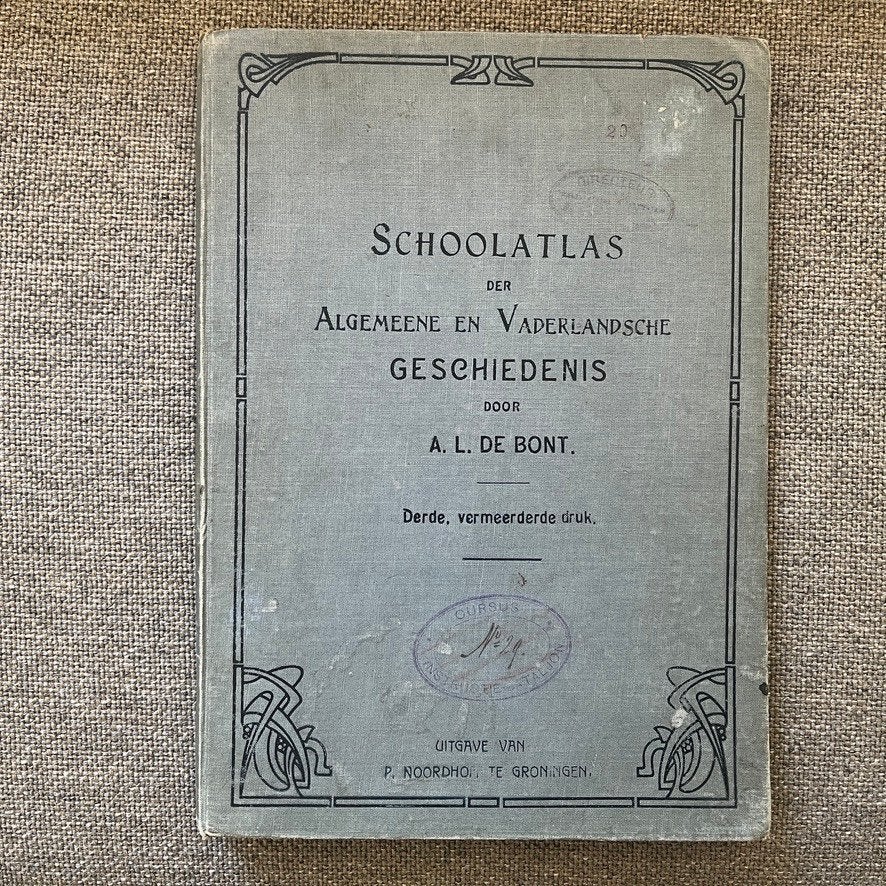 Antieke schoolatlas Geschiedenis, Boeken, Atlassen en Landkaarten, Ophalen of Verzenden, 1800 tot 2000, Wereld, Overige atlassen