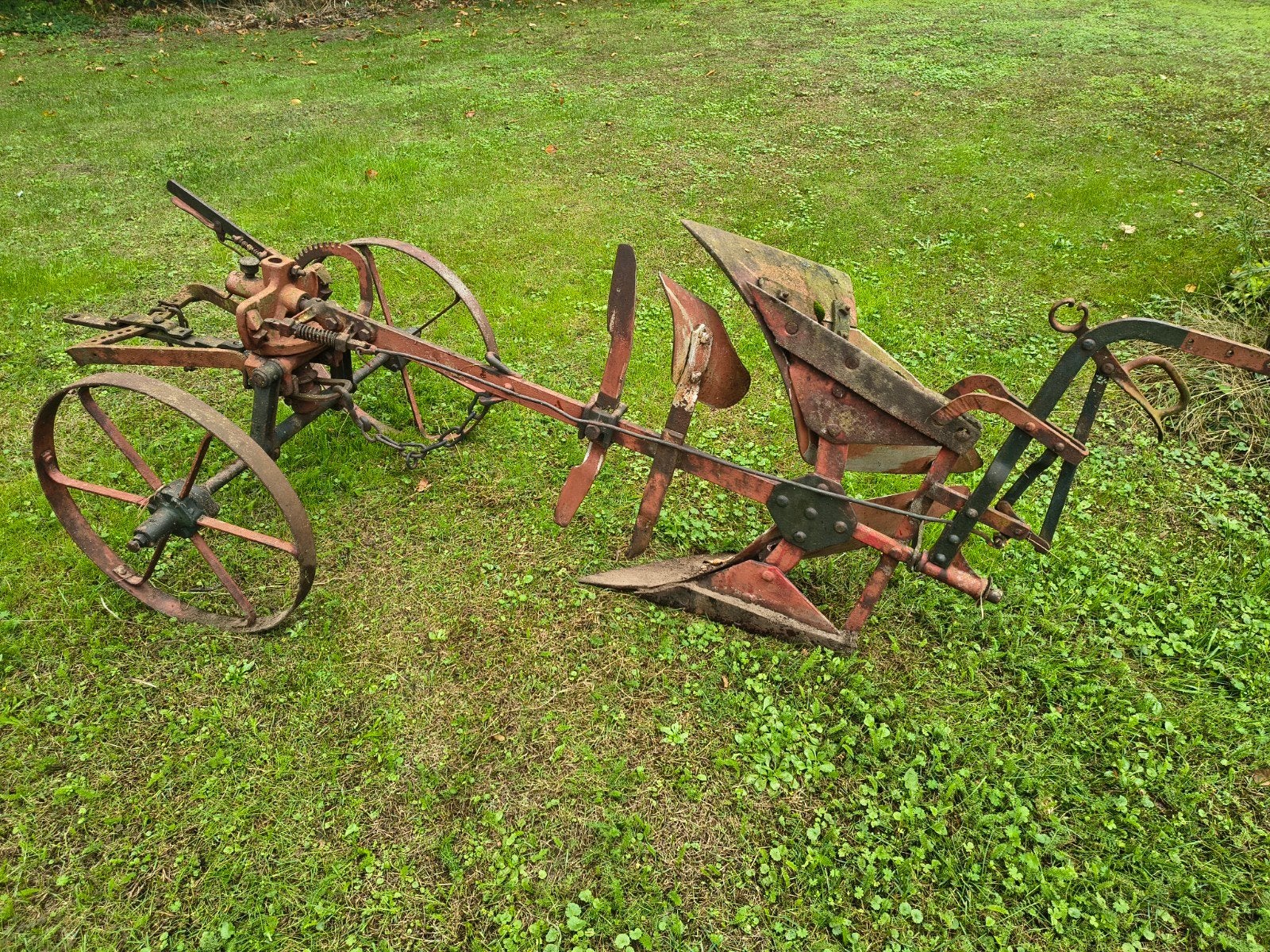 2x Antieke ploeg , landbouwwerktuig, Ophalen, Gebruikt