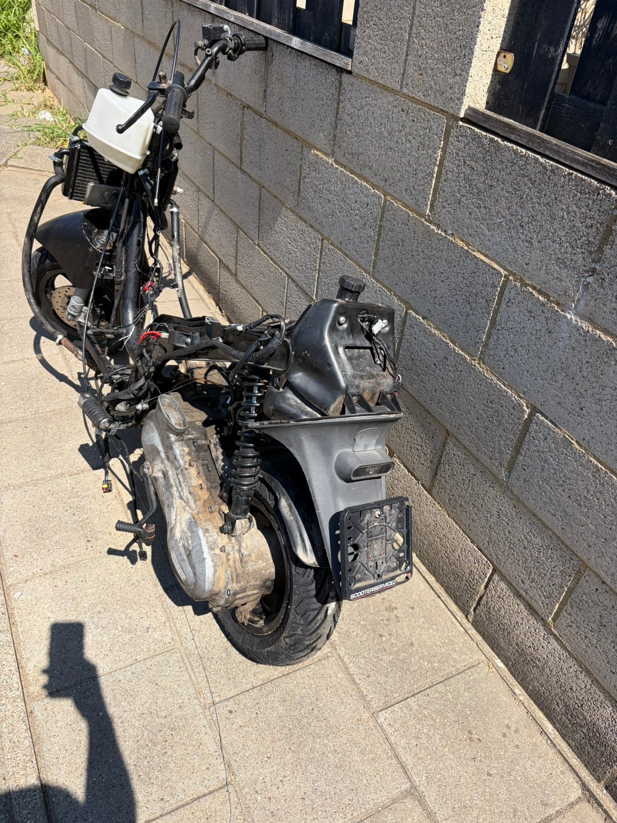 Hexagon 125cc ! Watergekoeld, Ophalen, Zo goed als nieuw, Tweetakt, Zip
