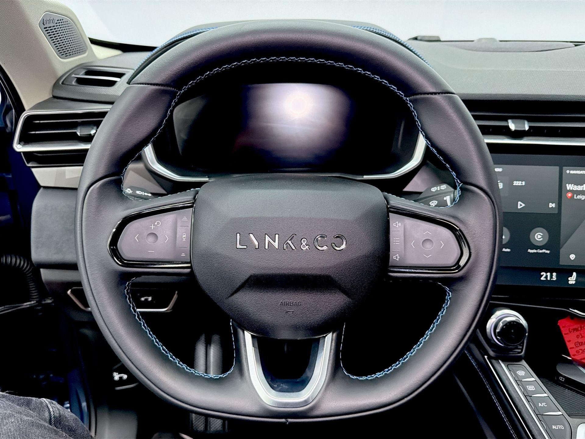 Lynk en Co 01 1.5 PHEV MY22 - Stijlvol, krachtig en compleet, Auto's, Stof, Gebruikt, Euro 6, Met garantie (alle)