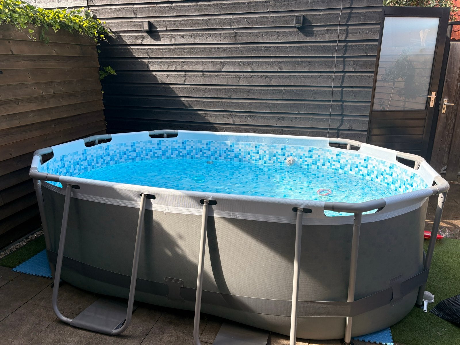 Compleet. Intex frame zwembad ovaal. Als nieuw! 1 jaar oud., Ophalen, 200 tot 300 cm, 80 tot 120 cm, Zo goed als nieuw