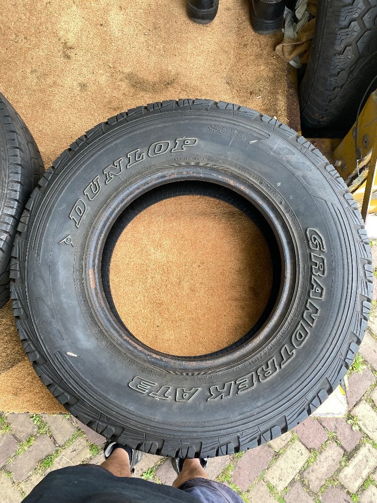 2 banden 15" en 16" (zeer) goed als reserve + 16" rims Chevy, Ophalen, Overige maten, All Season, Band(en)