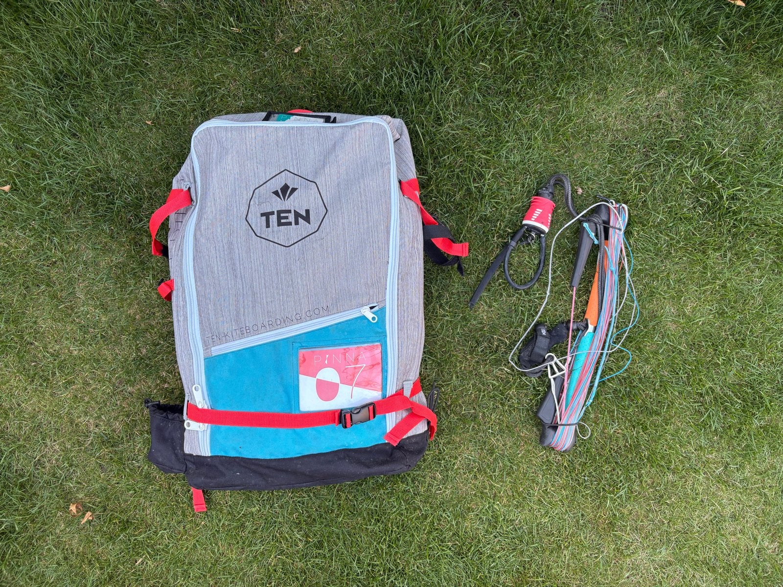 Ten Kite en Bar, Watersport en Boten, Kitesurfen, Ophalen, Bar, Geen board, Zo goed als nieuw