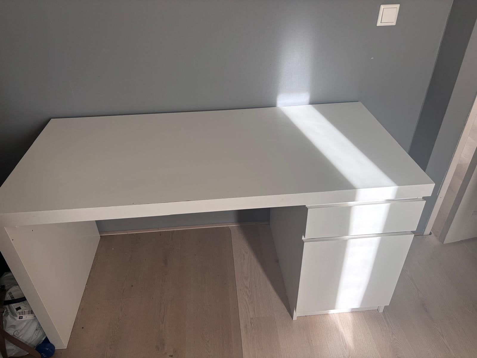 Bureau Malm IKEA compleet, Huis en Inrichting, Ophalen, Gebruikt, Schoolbureau, IKEA