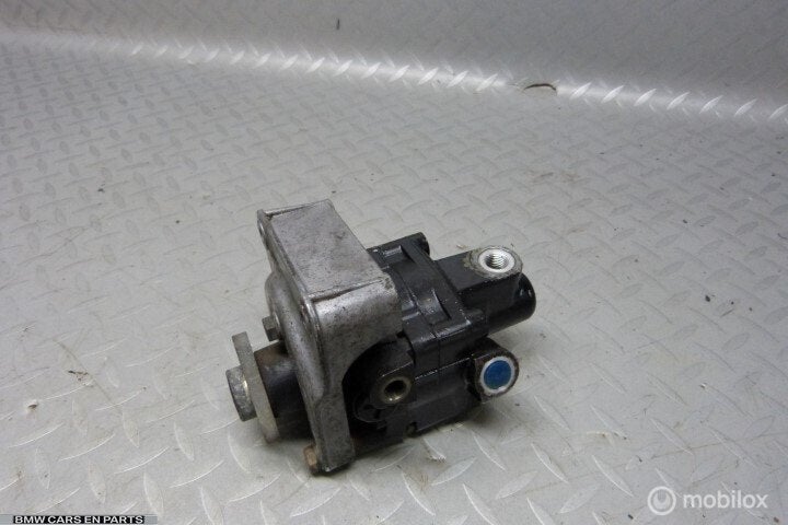 Stuurbekrachtigingspomp m50 e34 type met niveau regeling, Gebruikt, Ophalen of Verzenden, BMW, BMW
