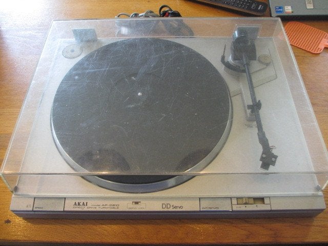 Akai AP-D210 platenspeler defect, Ophalen of Verzenden, Niet werkend, Platenspeler, Akai