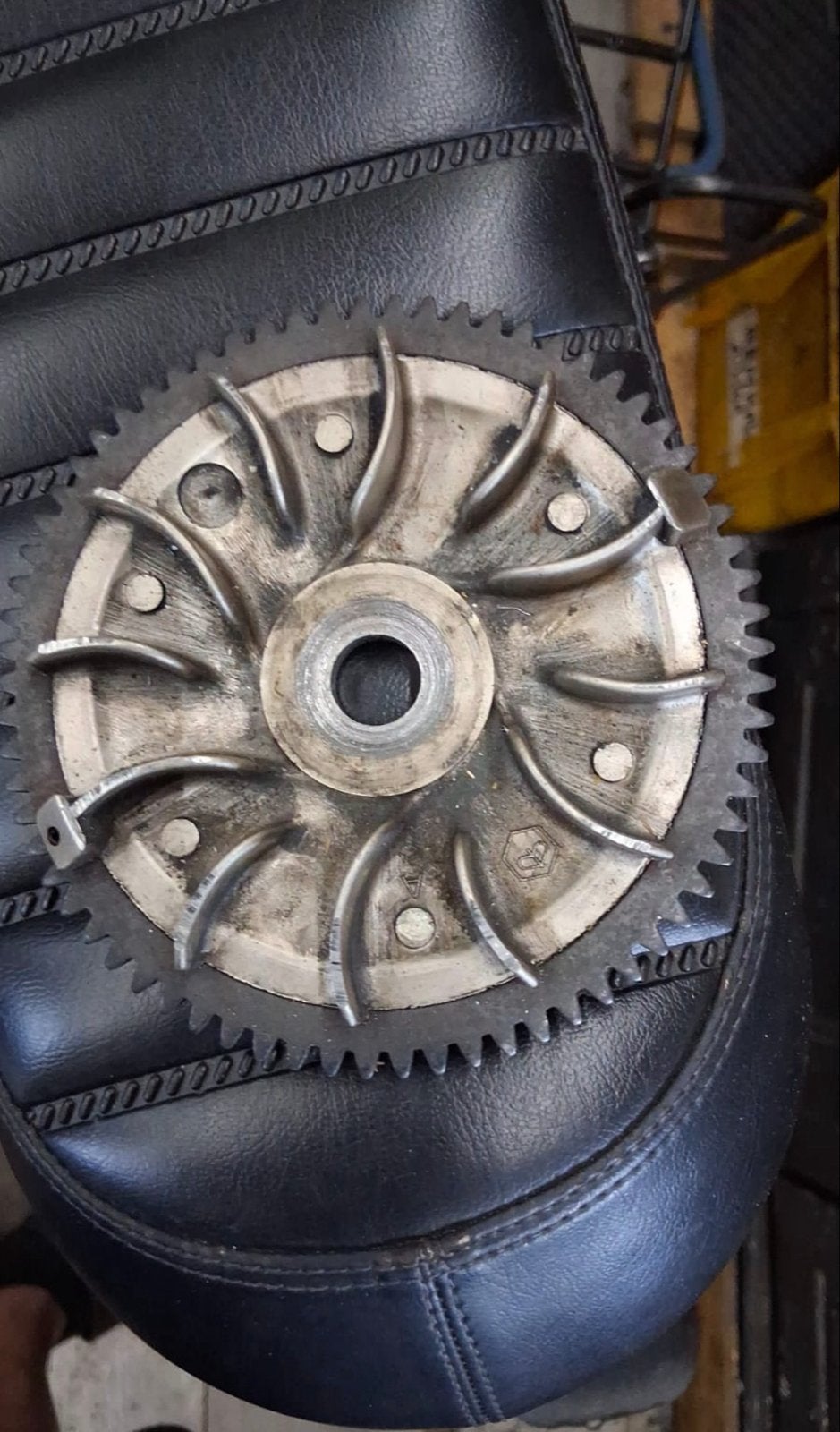 Gezocht: Starterkrans Piaggio Sfera 125cc 4t, Ophalen of Verzenden, Gebruikt, Overige typen, Piaggio