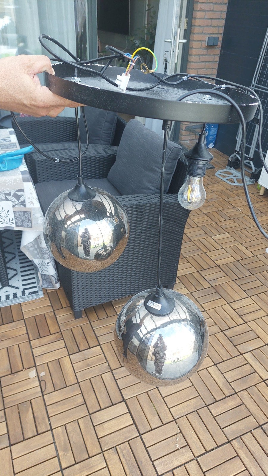 mooie hanglamp 2 Zwarte bollen te koop, Ophalen, Gebruikt, Glas, Modern