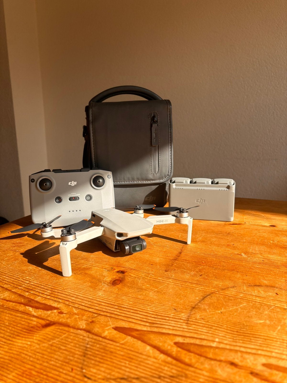 DJI MINI 2 Fly More Combo - nieuwstaat, Audio, Tv en Foto, Drones, Ophalen of Verzenden
