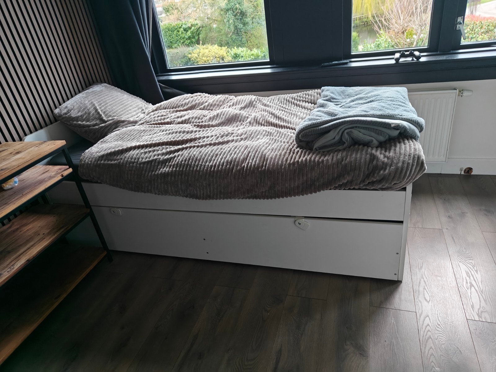 Eenpersoonsbed met uitschuifbed en 2 opbergladen, Huis en Inrichting, Ophalen, 90 cm, Eenpersoons, Wit