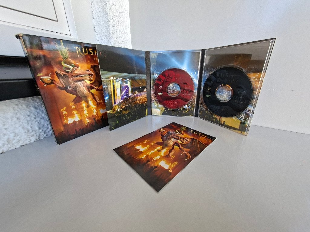 DVD Rush in Rio - concert Maracanã Stadion in Rio de Janeiro, Inclusief boekje, Alle leeftijden, Ophalen of Verzenden, Zo goed als nieuw