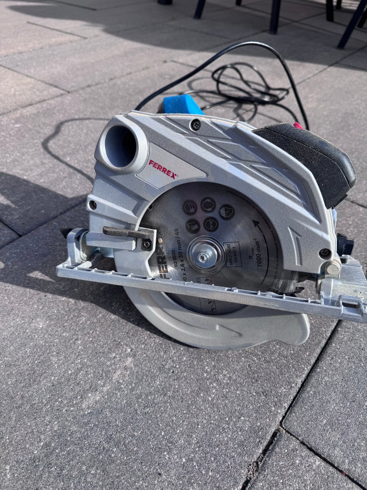 Foto 6 van Ferrex Handcirkelzaag 1200W -  in originele doos