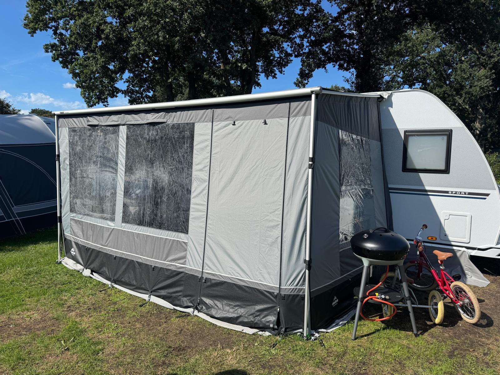 Thule Omnistor 1200 400 cm + Emperor zijwanden & voorwand, Ophalen, Zo goed als nieuw