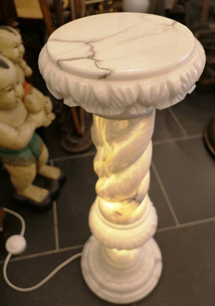 Een marmeren piedestal met verlichting ca 1950, Ophalen