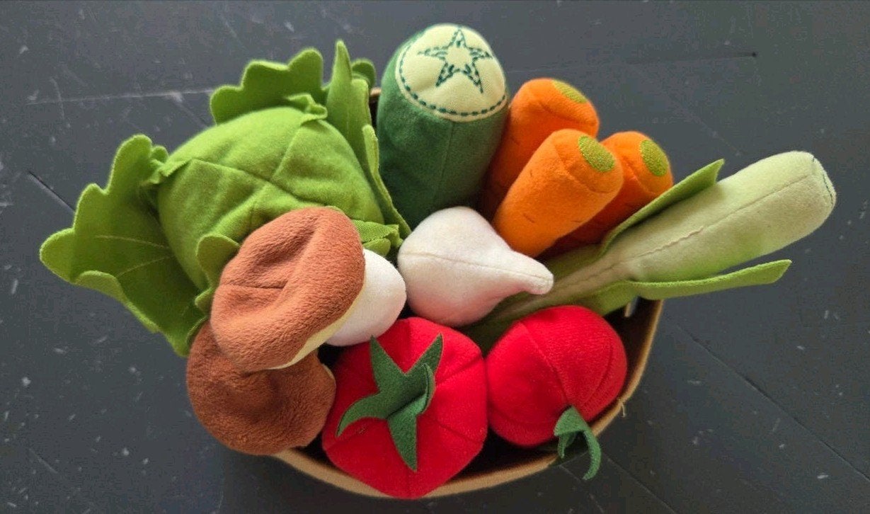 Stoffen speelgoed groenten en fruit in mand, Ophalen of Verzenden, Zo goed als nieuw, Overige typen