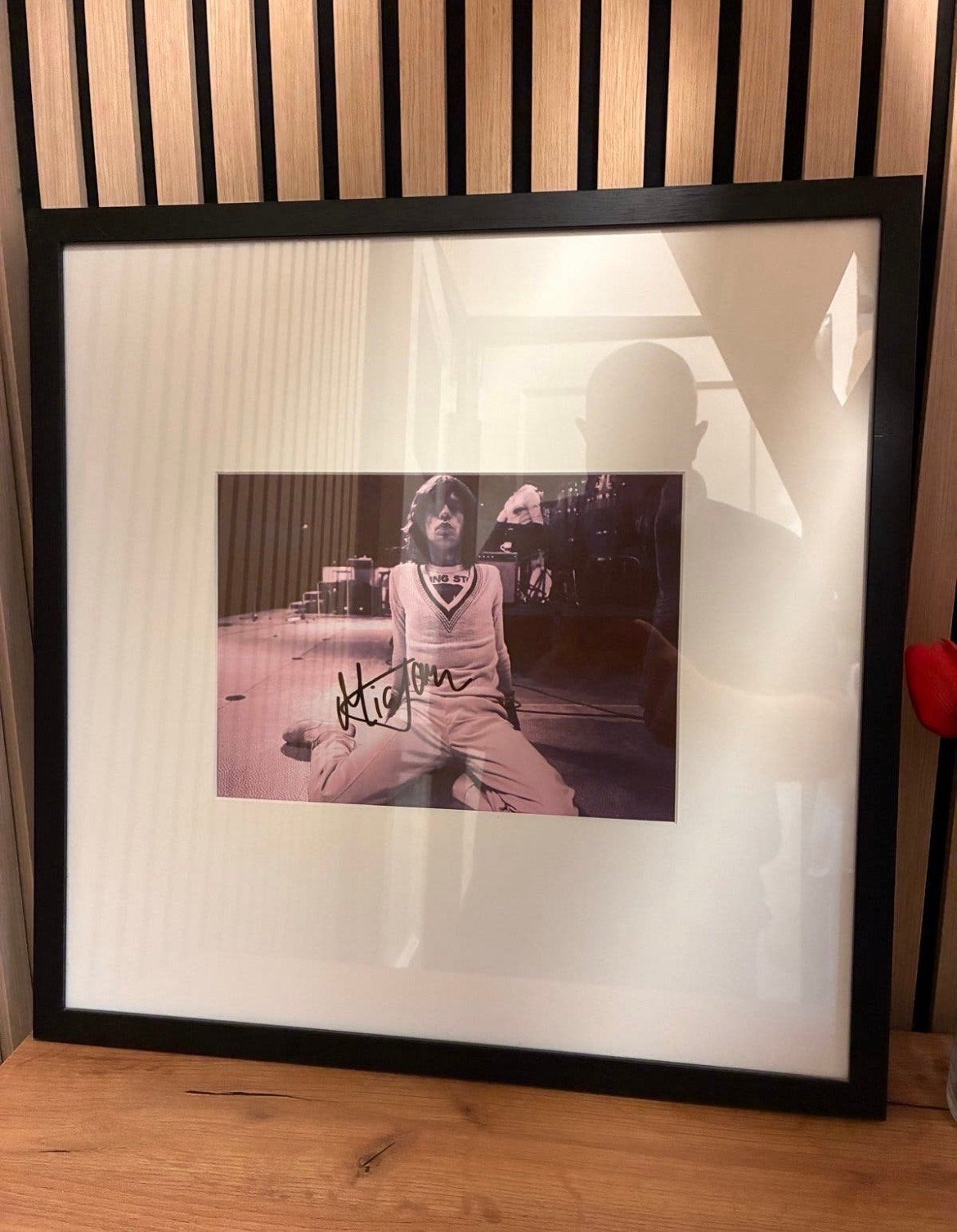 Gesigneerde Mick Jagger foto met COA - The Rolling Stones, 50 – 75, Ophalen of Verzenden, Zo goed als nieuw, Foto of Poster